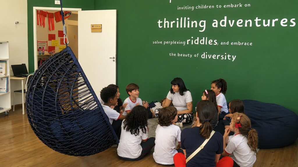 Sala de aula diferente numa escola bilíngue GIS São Paulo